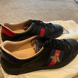 Men’s Gucci shoes size 9